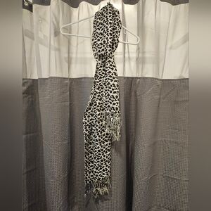 NWOT Women's Pashmina/Wrap